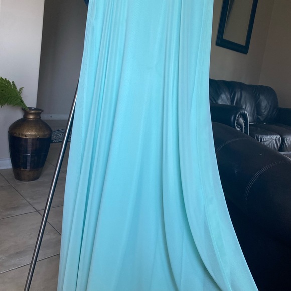 Dress - Picture 6 of 7